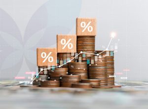 ¿Qué relación existe entre las tasas de política monetaria y las tasas variables?